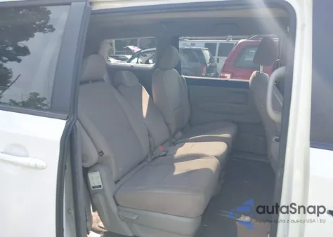 2016 Kia Sedona Lx z USA, uszkodzony, nr VIN KNDMB5C11G6160148